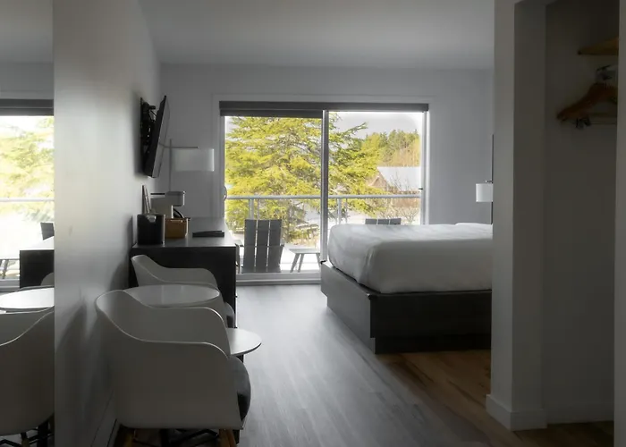 Tofino Resort + Marina